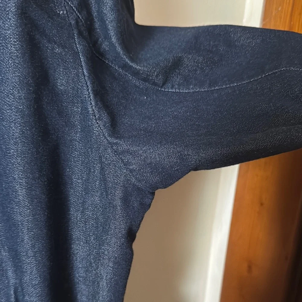 💙🐟🐳🔵Eddie Bauer Blue Jean Jacket Classic Lightweight Design - Picture 9 of 10